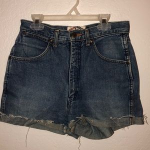 Woman’s High Waisted Wrangler Shorts